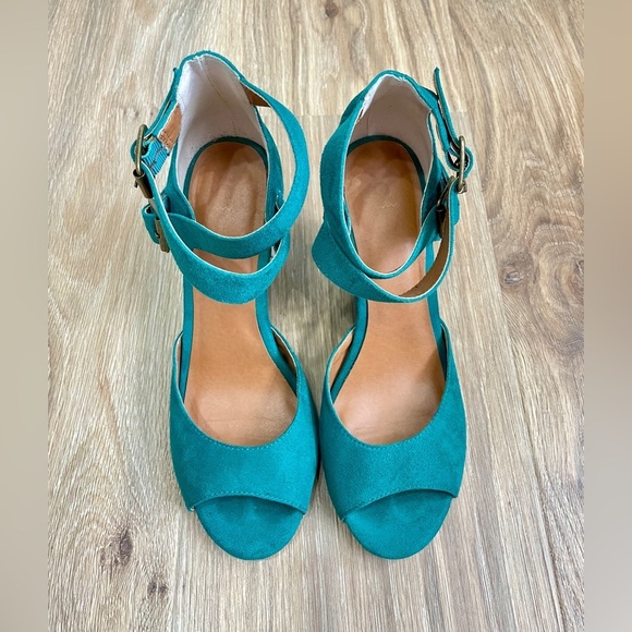 BC because music is my heartbeat Vegan Teal Suede Strappy Open Toe Wedge Sz 7.5 - Picture 1 of 6